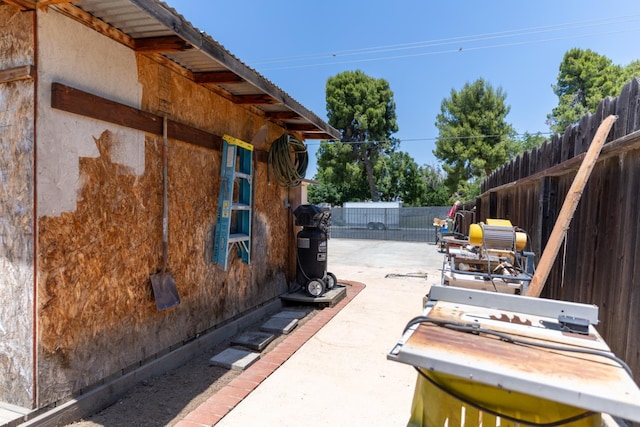101 S Princeton Ave, Coalinga, CA 93210 - fenced backyard with a patio
