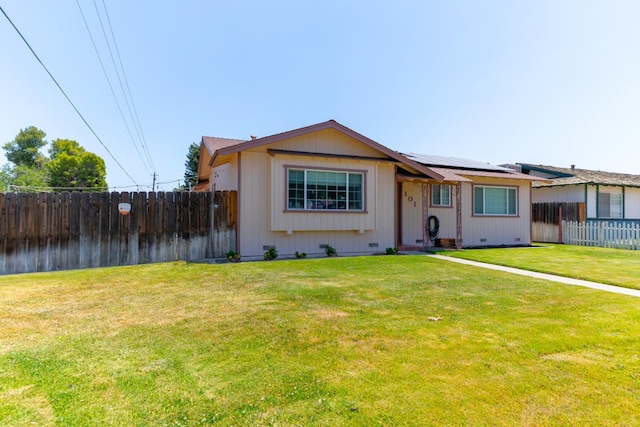 101 S Princeton Ave, Coalinga, CA 93210 - view of front facade featuring roof mounted solar panels and crawl space