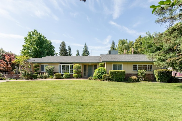 450 W Alluvial Ave, Clovis, CA 93611 - ranch-style home featuring a front yard