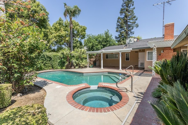 450 W Alluvial Ave, Clovis, CA 93611 - outdoor pool featuring an in-ground hot tub and a patio