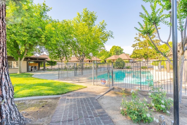 5072 N Forkner Ave, Fresno, CA 93711 - view of swimming pool