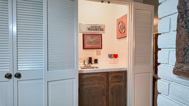 5072 N Forkner Ave, Fresno, CA 93711 - bathroom featuring vanity