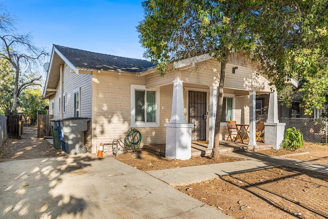 1586 N Calaveras St, Fresno, CA 93728 - bungalow-style house featuring a porch