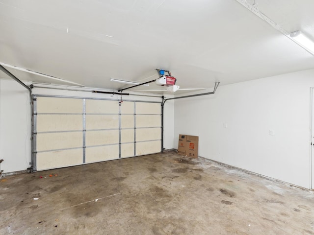 2091 E Cromwell Ave, Fresno, CA 93720 - garage with a garage door opener