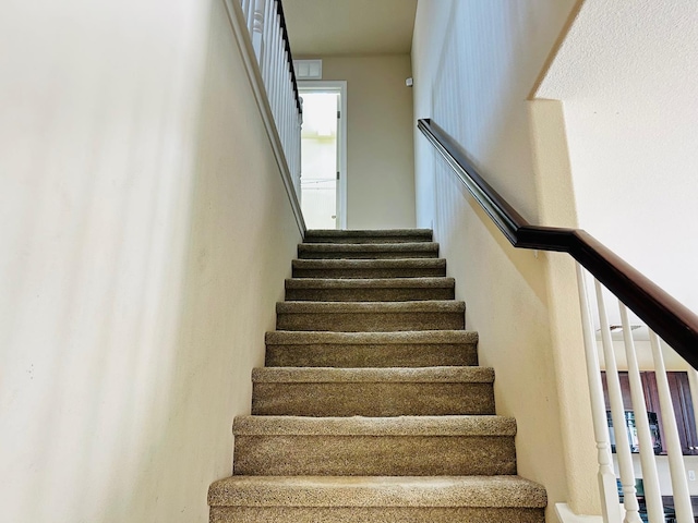 5795 E Beck Ave, Fresno, CA 93727 - view of stairway