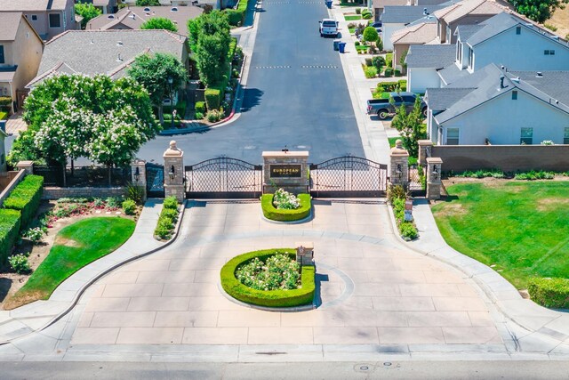 633 W Edinburgh Ln, Clovis, CA 93619 - photo 40