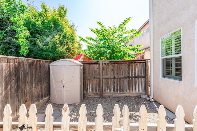 633 W Edinburgh Ln, Clovis, CA 93619 - photo 30