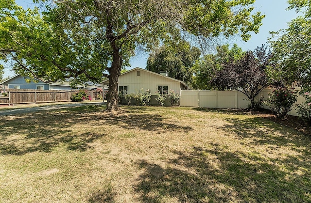 709 Keith St, Lemoore, CA 93245 - view of fenced backyard