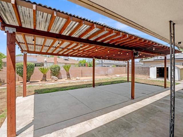 6413 N 5th St, Fresno, CA 93710 - fenced backyard with a patio