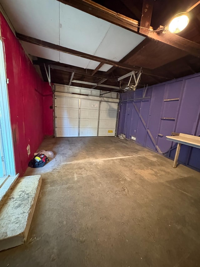 4664 E Browne St, Fresno, CA 93703 - view of garage