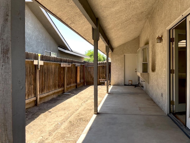 5092 W Stuart Ave, Fresno, CA 93722 - view of patio / terrace