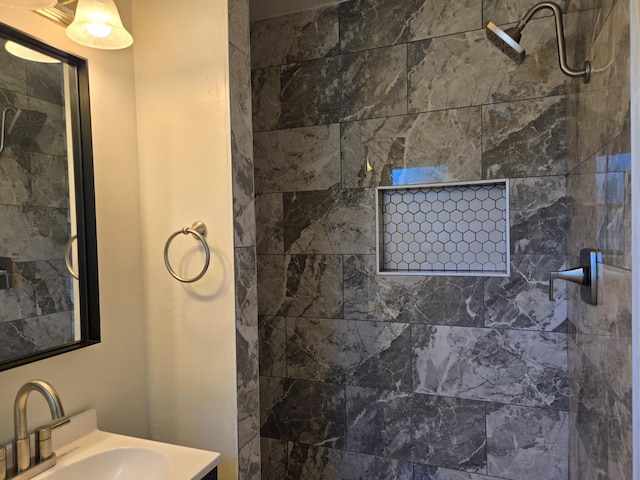 2018 E Pico Ave, Fresno, CA 93726 - full bath featuring a tile shower and vanity