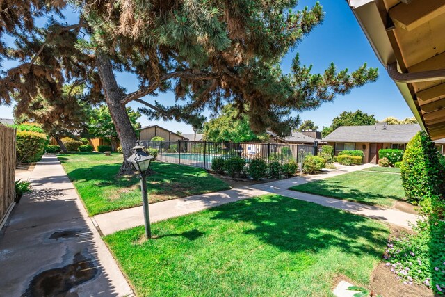 4849 N 7th St Unit E, Fresno, CA 93726 - view of yard