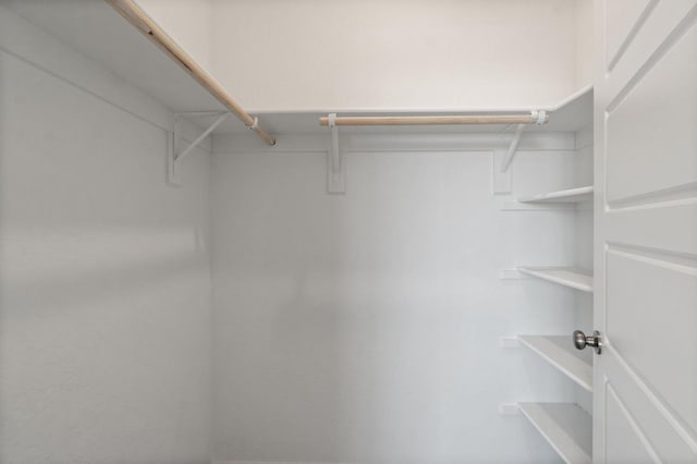 3210 Frontera Ave, Clovis, CA 93619 - view of walk in closet