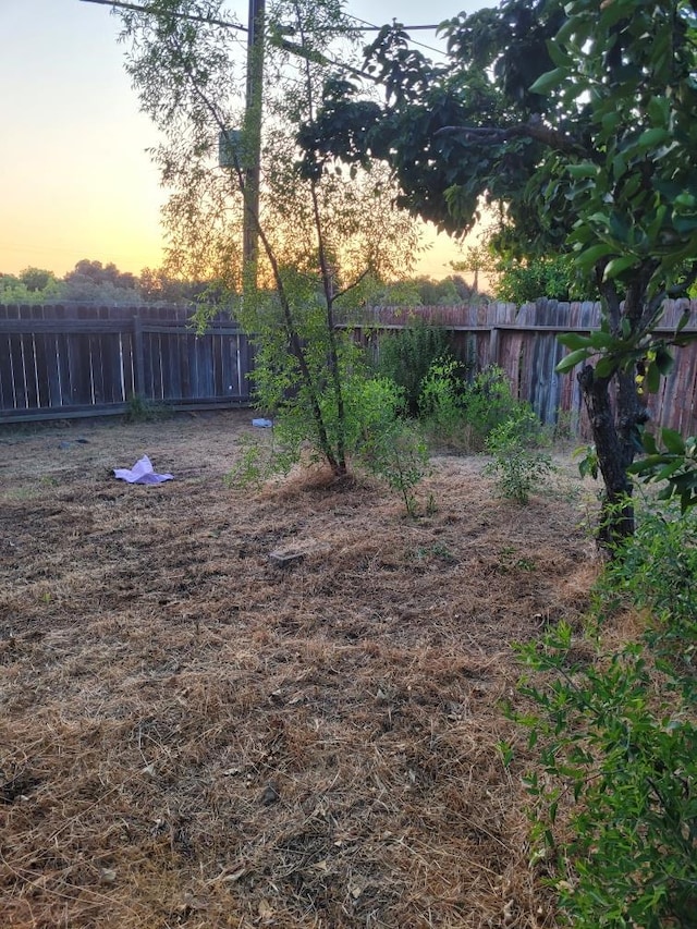 4531 E Fedora Ave, Fresno, CA 93726 - view of yard