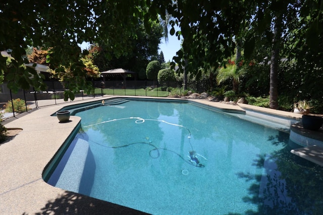 2210 W Spruce Ave, Fresno, CA 93711 - view of pool