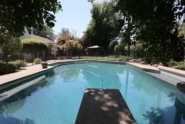 2210 W Spruce Ave, Fresno, CA 93711 - view of swimming pool