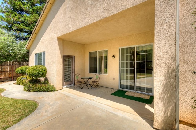 2671 E Eclipse Ave, Fresno, CA 93720 - view of patio / terrace