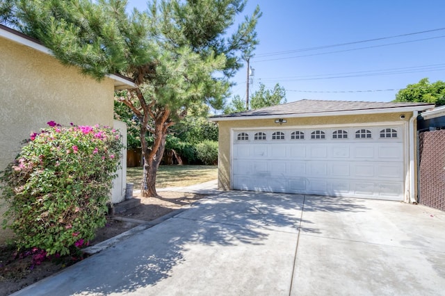 724 W Harvard Ave, Fresno, CA 93705 - view of detached garage