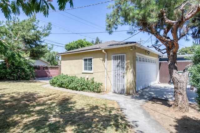 724 W Harvard Ave, Fresno, CA 93705 - view of detached garage