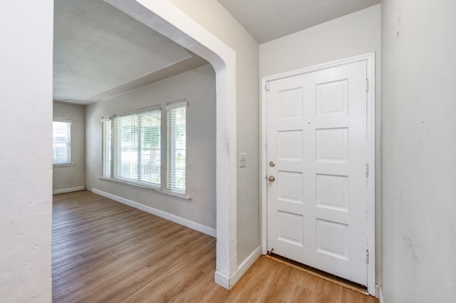 724 W Harvard Ave, Fresno, CA 93705 - entrance foyer featuring light wood-style floors and baseboards
