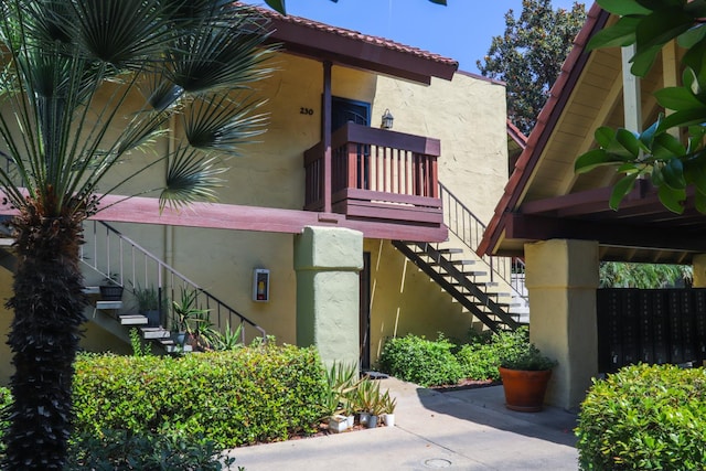 2881 E Huntington Blvd Unit 230, Fresno, CA 93721 - entrance to property featuring stucco siding