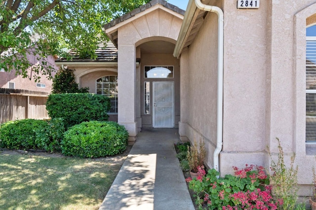 2841 E Brandon Ln, Fresno, CA 93720 - view of exterior entry featuring stucco siding