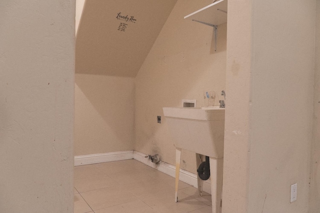 2048 N Arthur Ave, Fresno, CA 93705 - laundry room with hookup for an electric dryer and washer hookup