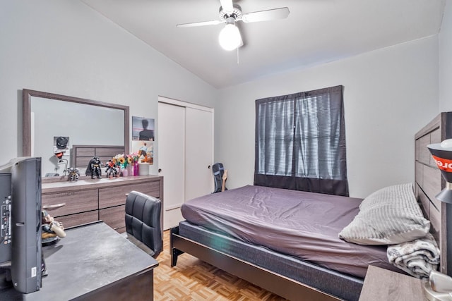 5572 W Indianapolis Ave, Fresno, CA 93722 - bedroom with lofted ceiling, a closet, and ceiling fan