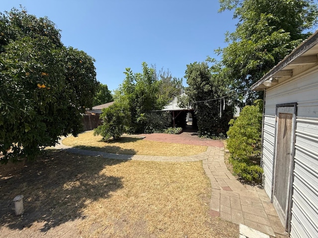 2314 E Cornell Ave, Fresno, CA 93703 - view of yard