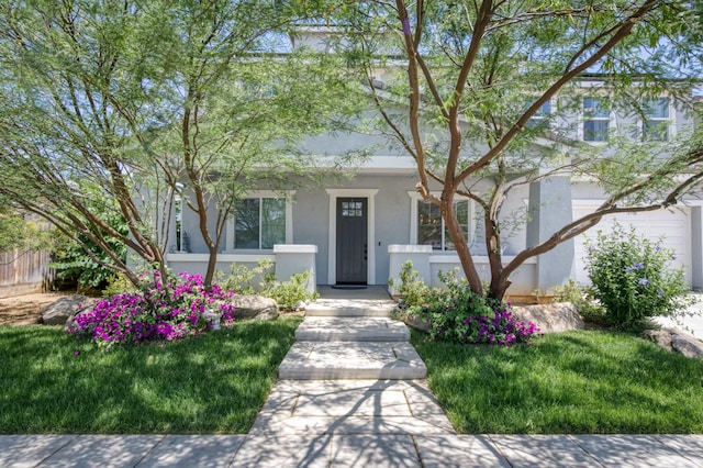 2288 N Bliss Ave, Fresno, CA 93727 - view of front of home with covered porch and stucco siding