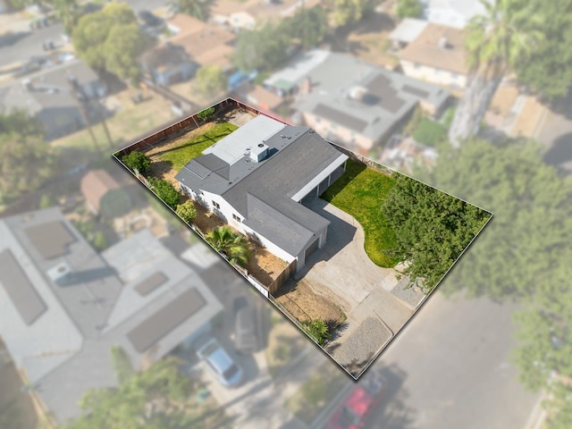 2543 E Ashcroft Ave, Fresno, CA 93726 - aerial view of property's location featuring property parcel outlined