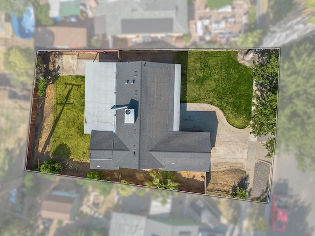 2543 E Ashcroft Ave, Fresno, CA 93726 - aerial overview of property's location with property boundaries highlighted