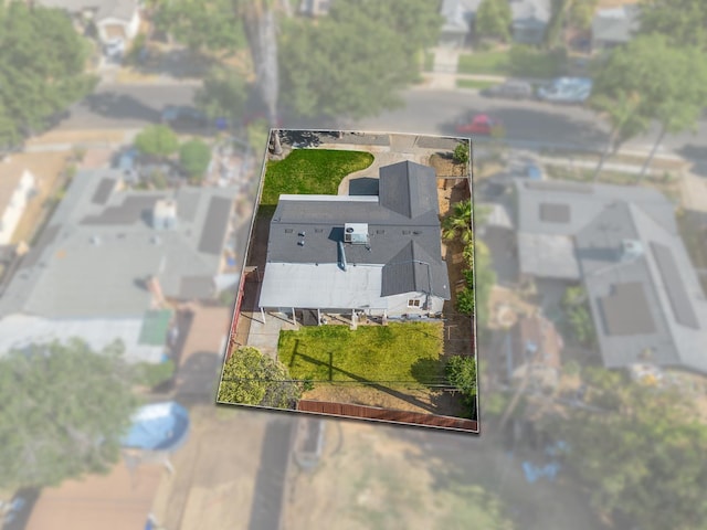 2543 E Ashcroft Ave, Fresno, CA 93726 - aerial view of property's location with property boundaries highlighted