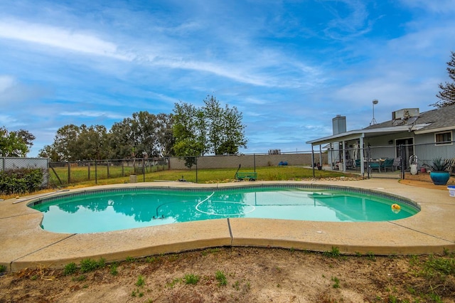 36140 Blanca Ave, Madera, CA 93636 - view of swimming pool featuring a patio area