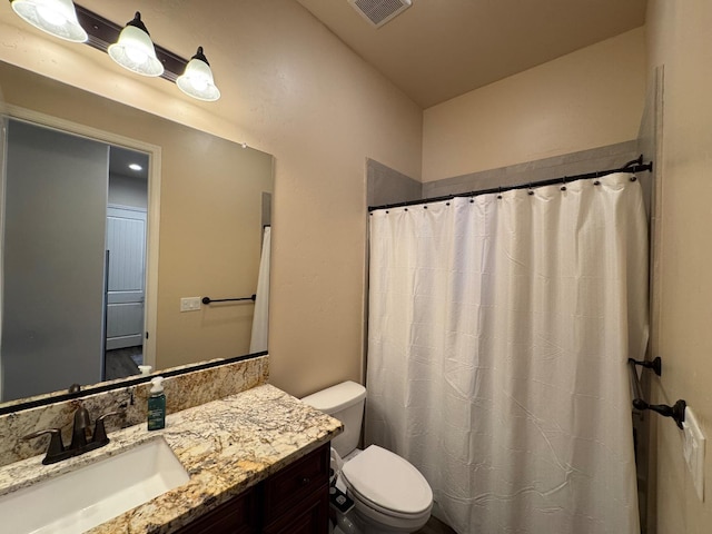 13390 E Falcon Mdw, Clovis, CA 93619 - full bathroom with vanity, toilet, and a shower with curtain