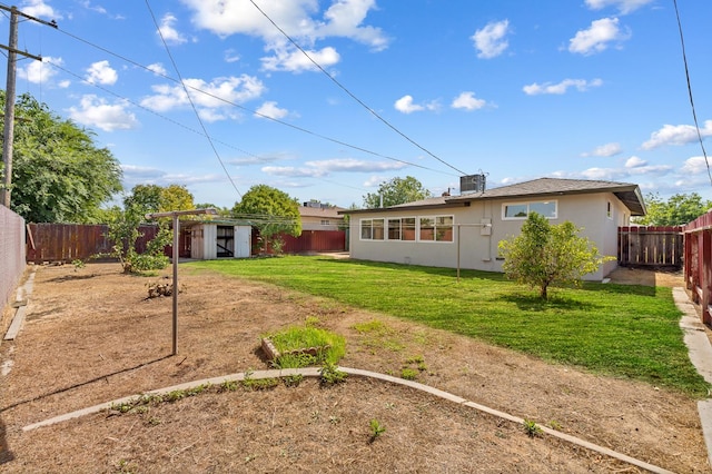 3926 N Kavanagh Ave, Fresno, CA 93705 - back of property featuring stucco siding
