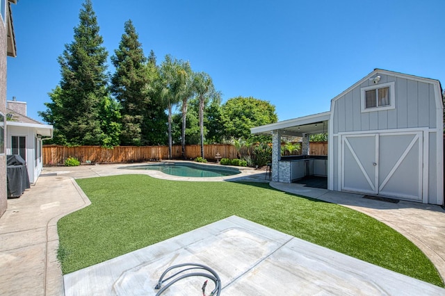 1039 N Burgan Ave, Clovis, CA 93611 - view of yard featuring a patio area