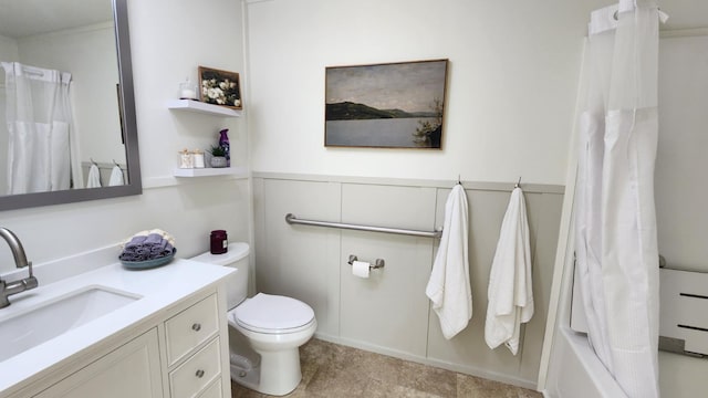 55062 Oak Crest Ct, Wishon, CA 93669 - bathroom with vanity, toilet, and shower / bathtub combination with curtain