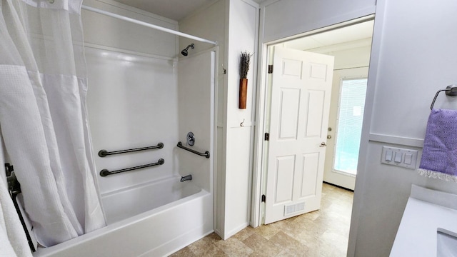 55062 Oak Crest Ct, Wishon, CA 93669 - bathroom with shower / bath combo with shower curtain