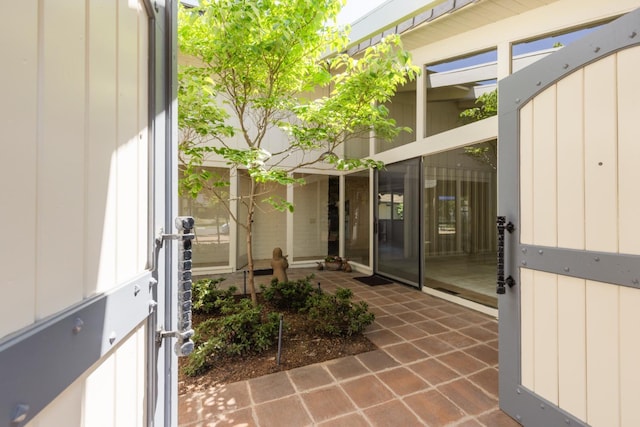 2331 W Celeste Ave, Fresno, CA 93711 - view of patio / terrace