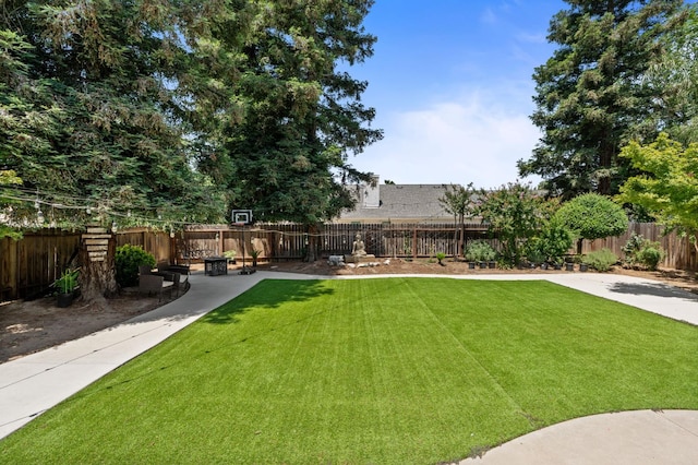 2173 Spruce, Clovis, CA 93611 - view of yard featuring a patio area