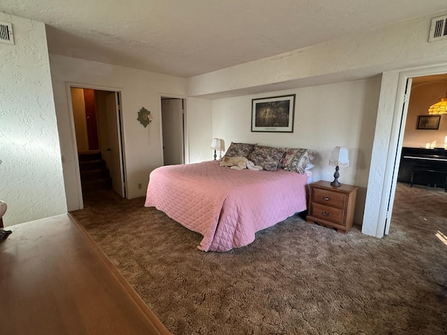 32101 E Trimmer Springs Rd, Sanger, CA 93657 - bedroom featuring carpet flooring and a textured wall