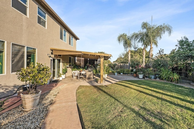 3615 W Sunnyview Ave NW, Visalia, CA 93291 - view of yard featuring a patio