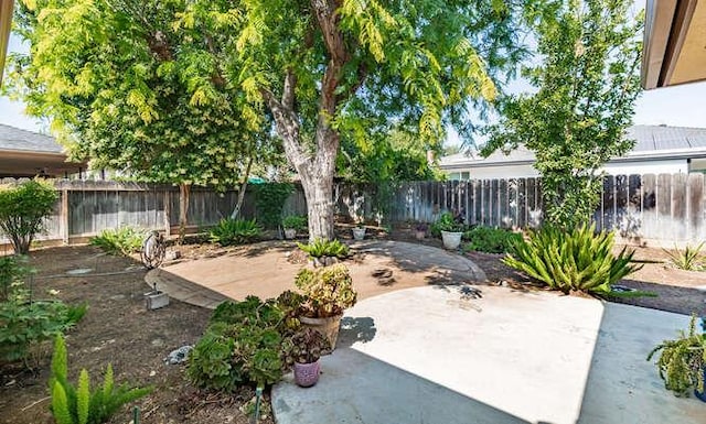 6224 N 3rd St, Fresno, CA 93710 - fenced backyard with a patio area
