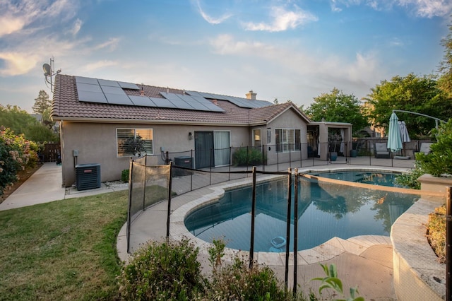 10485 N Sinclair Cir, Fresno, CA 93730 - view of swimming pool featuring a patio and central AC