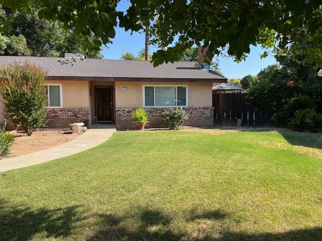 1173 Menlo Ave, Clovis, CA 93612 - ranch-style house with brick siding and stucco siding