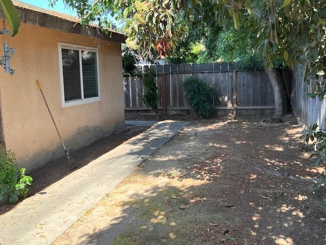 1173 Menlo Ave, Clovis, CA 93612 - view of yard