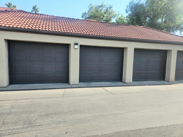 8147 N Cedar Ave Unit 115, Fresno, CA 93720 - view of garage