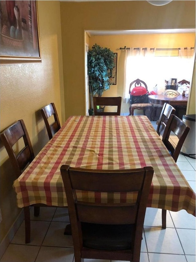 3546 N Berlin Ave, Fresno, CA 93722 - view of tiled dining room